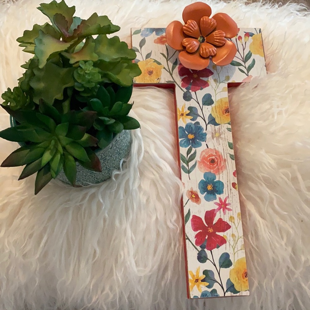 🎈Sale🎈NWT Floral Wall T Decor